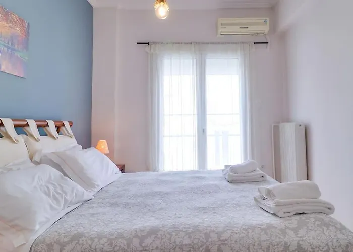 Lovingly Restored Apartment Galatsi